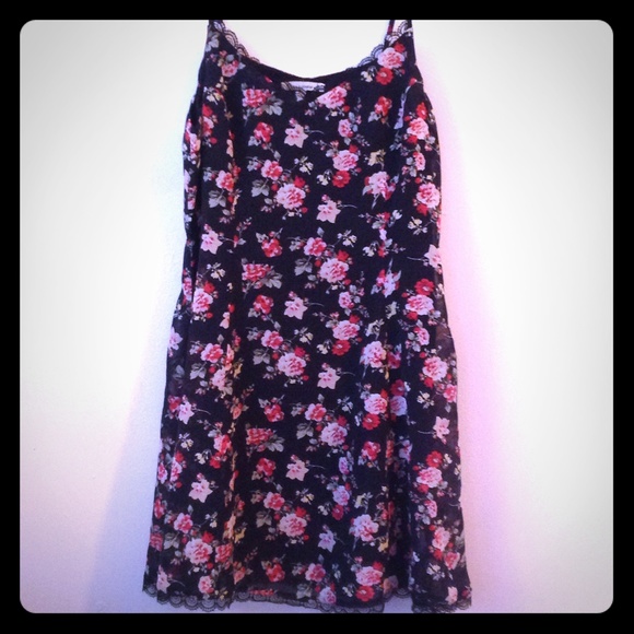 Lucca Couture Dresses & Skirts - Urban Outfitters Floral Dress w/Lace Detail Lucca Couture Dresses & Skirts - Urban Outfitters Floral Dress w/Lace Detail